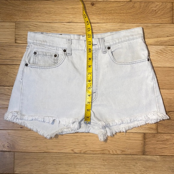 Vintage Womens Levi’s 505 cutoff high waisted shorts with fringe detail grey 33 - Picture 6 of 16